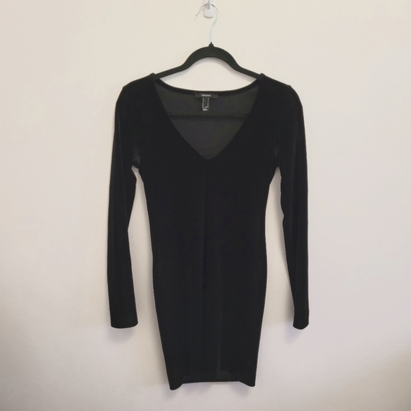 𝅺3/$25 Forever 21 Black Velvet V-neck Long Sleeve Dress - Picture 1 of 6
